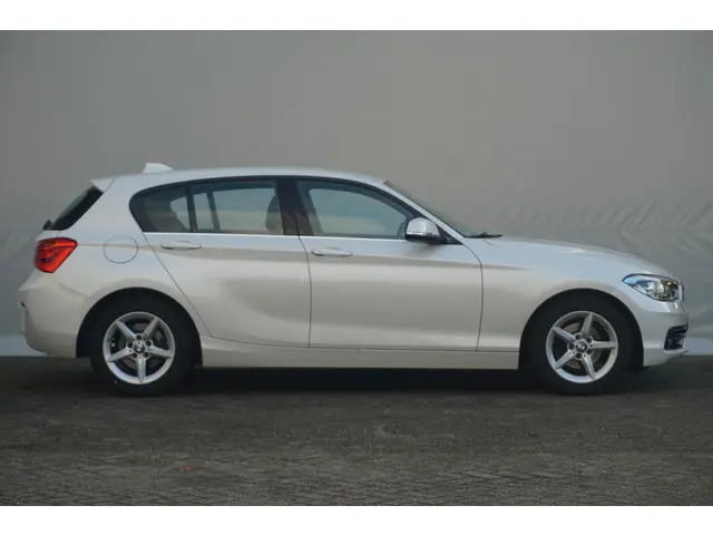BMW 1 Serie 118i 2018 Benzine 5