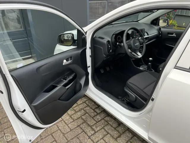 Kia Picanto 1.0 DPi ComfortLine! 2023 Benzine 9