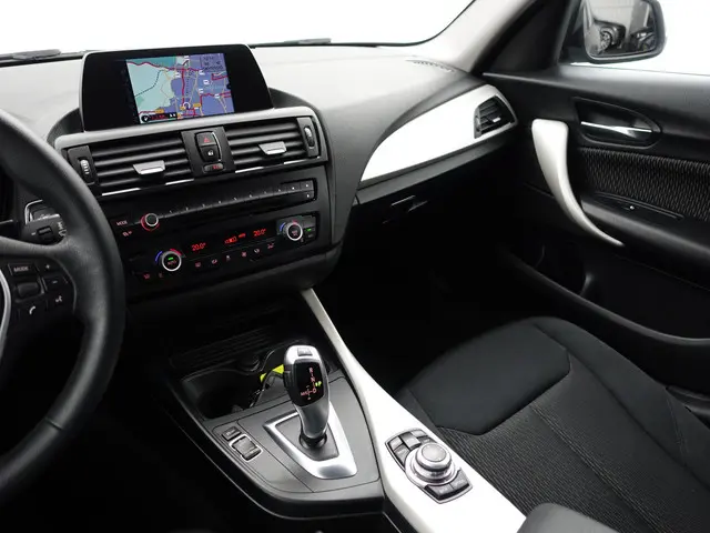 BMW 1 Serie 116i High Executive Aut- 2014 Benzine 8