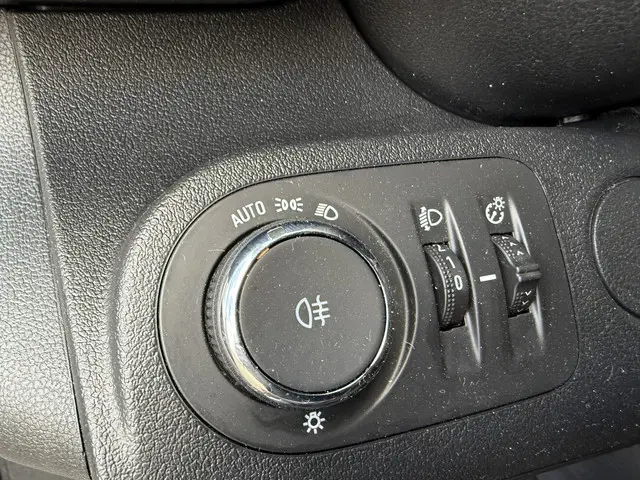 Opel Combo 1.5D 102PK EURO 6 L1H1 Edition 2020 Diesel 34
