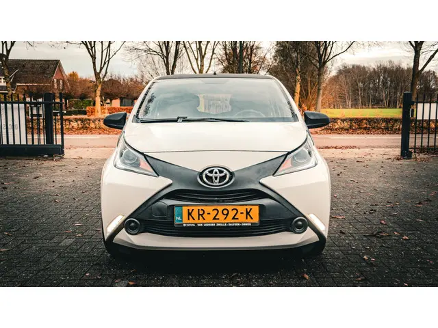 Toyota Aygo 1.0 VVT-i x-now 2016 Benzine 4