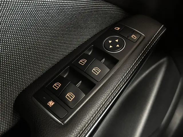 Mercedes-Benz A-Klasse 180 2014 Benzine 26