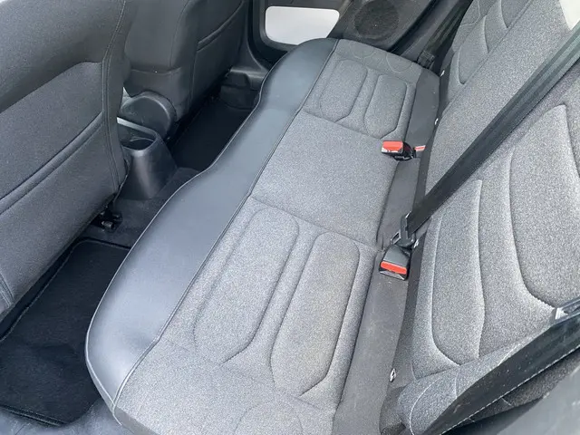 Citroën C3 1.2 PureTech Shine 2021 Benzine 29