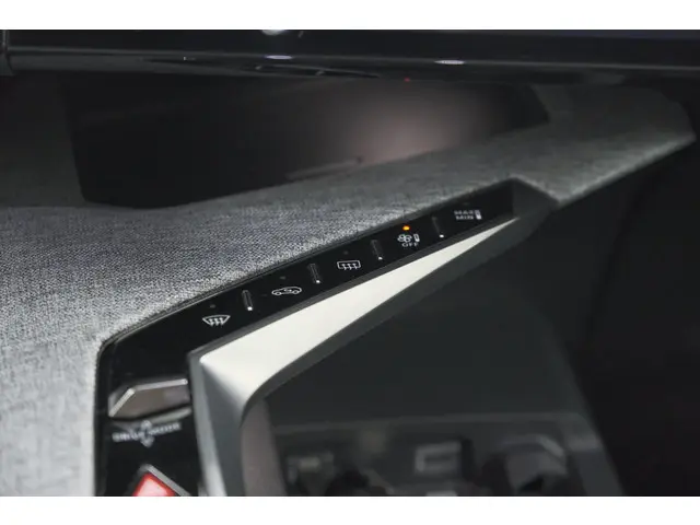 Peugeot 3008 1.2 Hybrid 136 GT 2025 Hybride Benzine 41