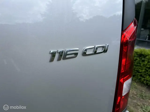 Mercedes-Benz Vito Bestel 116 CDI Lang 2023 Diesel 11