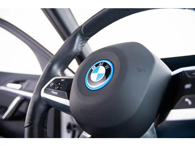 BMW X1 xDrive25e 2024 Hybride Benzine 46