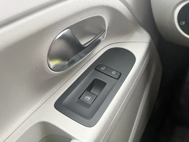 Volkswagen up! 1.0 groove up! BlueMotion 2014 Benzine 16