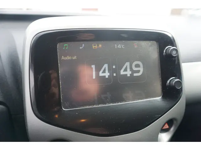 Toyota Aygo 1.0 VVT-i x-cite 2018 Benzine 12