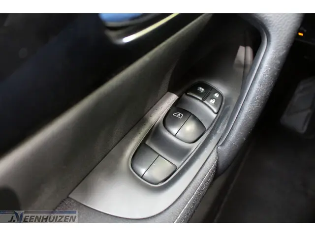 Nissan QASHQAI 1.2 Acenta 2015 Benzine 15