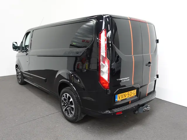 Ford Transit Custom 320 2.0 TDCI L2H1 Sport 2023 Diesel 6