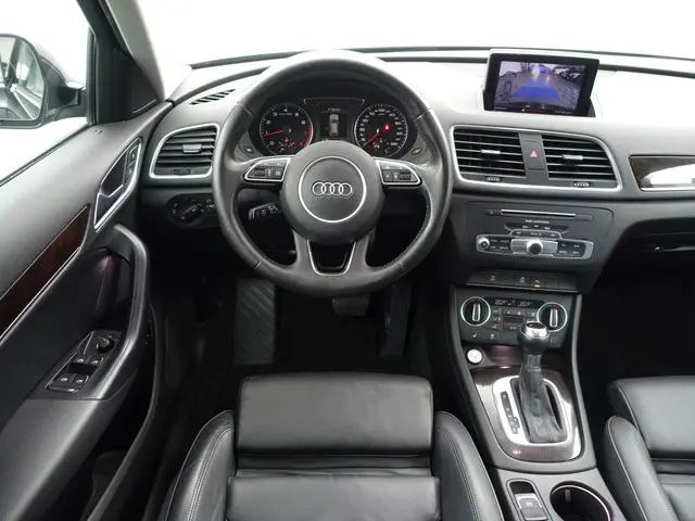 Audi Q3 2.0 TFSI Quattro S-line Aut- 2015 Benzine 7