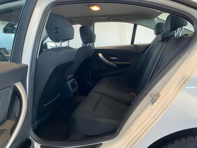 BMW 3 Serie 316i 2012 Benzine 8