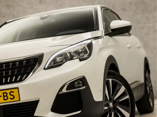 Peugeot 3008 1.2 PureTech Sport 2020 Benzine 16