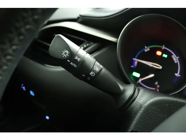 Toyota C-HR 1.8 Hybrid Dynamic 2018 Hybride Benzine 31