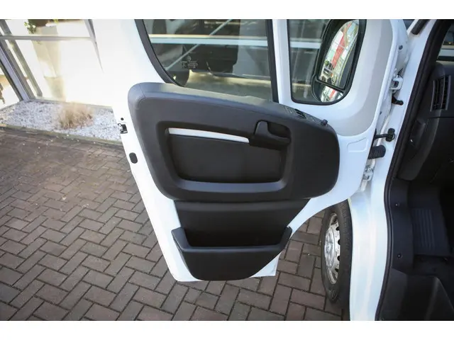 Peugeot Boxer 333 2.2 HDI L2H2 Pre 2020 Diesel 4