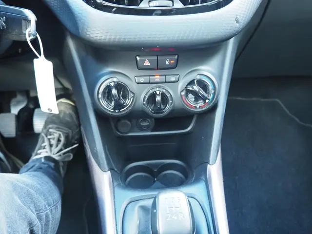 Peugeot 2008 1.2 PureTech Blue Lion 2016 Benzine 14