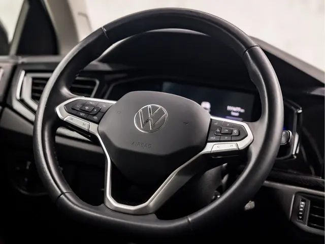 Volkswagen Polo 1.0 TSI Life Sport 2022 Benzine 21