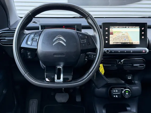 Citroën C4 Cactus 1.2 PureTech Shine 2016 Benzine 2