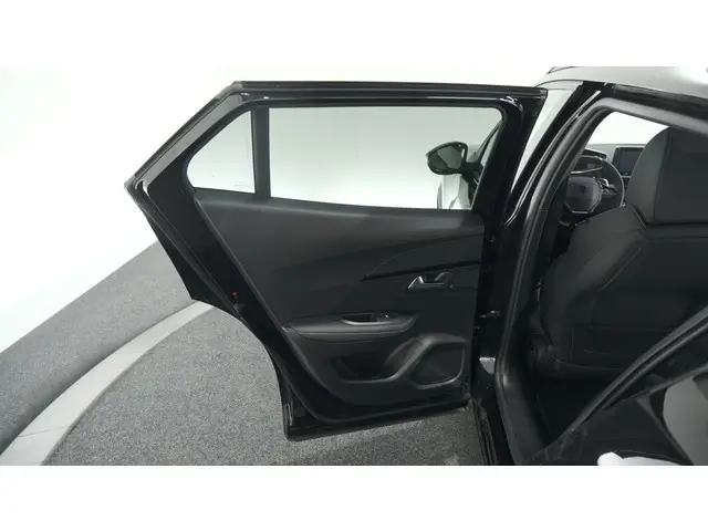 Peugeot 2008 PureTech 130 EAT8 GT 2024 Benzine 72