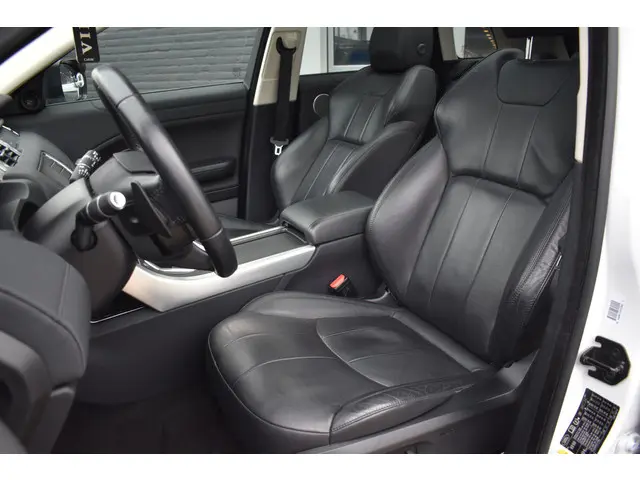 Land Rover Range Rover Evoque 240 Si4 SE 2016 Benzine 2