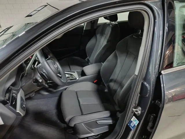 Audi A4 Limousine 35 TFSI Advanced Edition 2023 Benzine 4