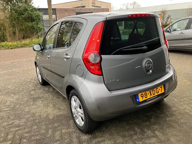 Opel Agila 1.0 Edition Airco 99000 Km N.a.p 2012 Benzine 3