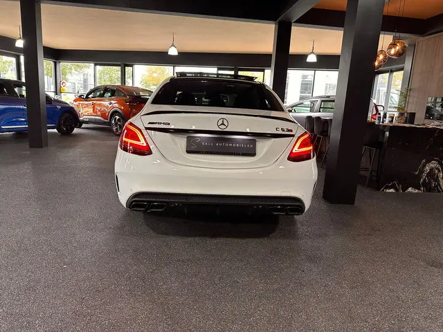 Mercedes-Benz C-Klasse AMG 63 S 2016 Benzine 5