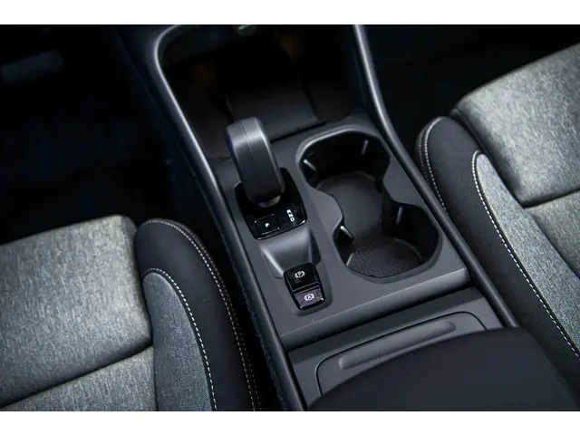 Volvo XC40 2.0 B3 Business Edition 2025 Benzine 13