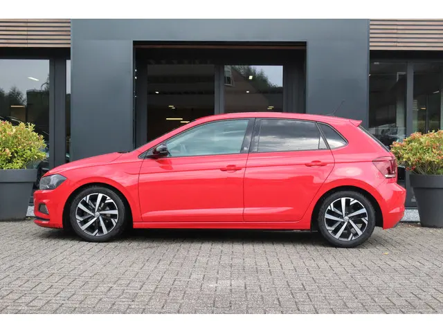 Volkswagen Polo 2