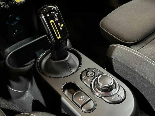 MINI Electric Mini Essential 33 kWh 2024 Elektrisch 24