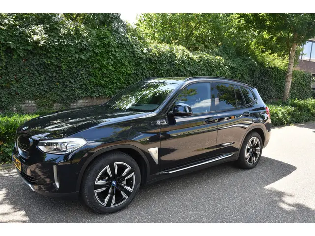BMW iX3 Executive 80 kWh 2021 Elektrisch 2