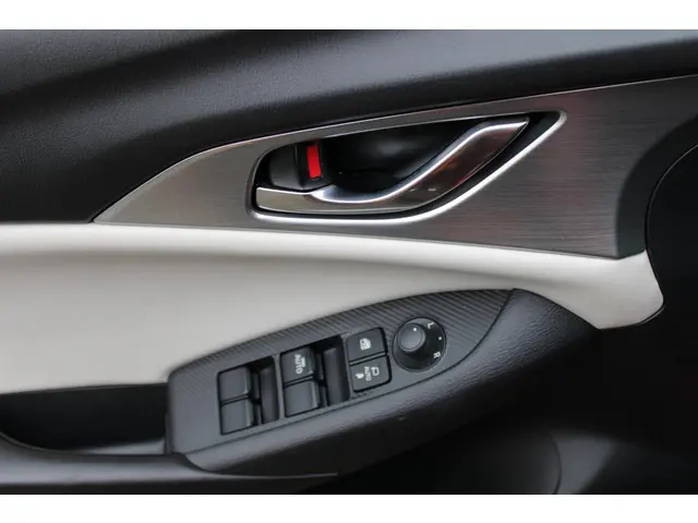 Mazda CX-3 2.0 SkyActiv-G 121 Luxury 2020 Benzine 15