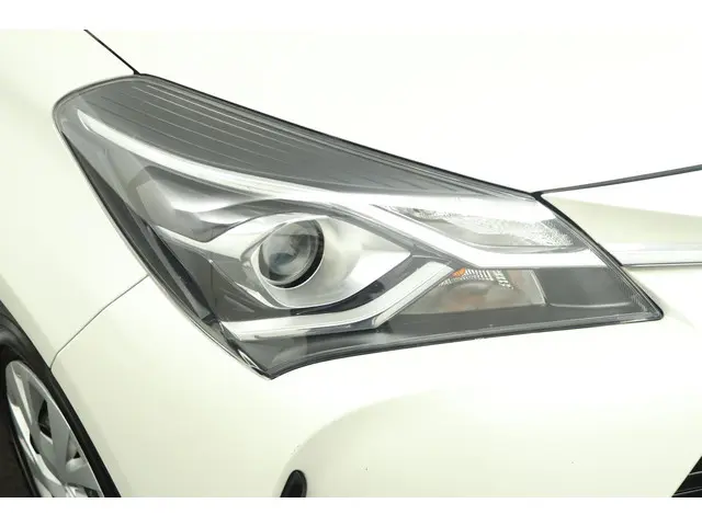 Toyota Yaris 1.5 Hybrid Energy 2018 Hybride Benzine 44