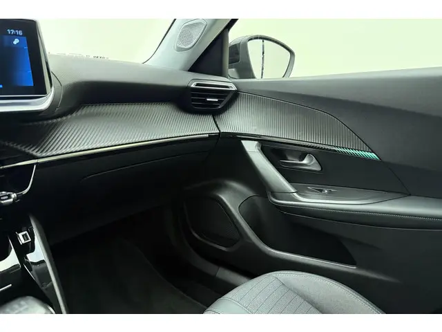 Peugeot 2008 1.2 PureTech Allure Pack 2022 Benzine 30