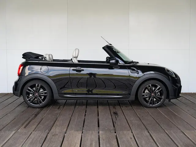 MINI Cooper Cabrio Aut. 2022 Benzine 6
