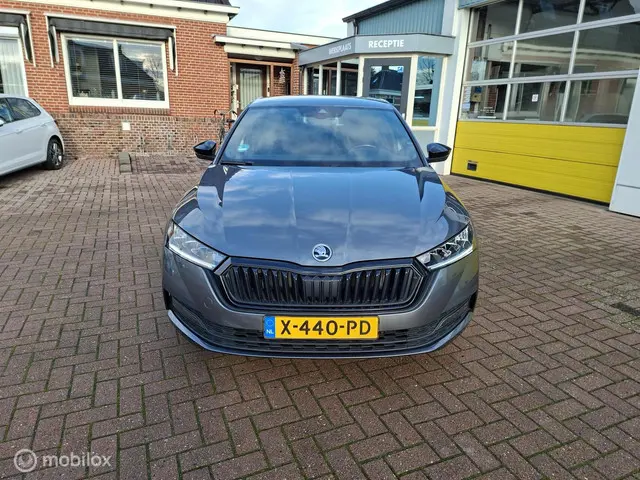 Škoda Octavia 1.0 e-TSI Ambition 2024 Benzine 8