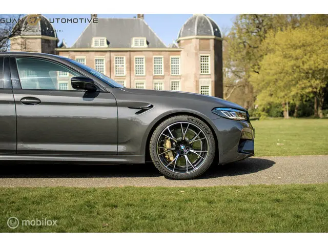 BMW M5 5-serie Competition 2020 Benzine 24