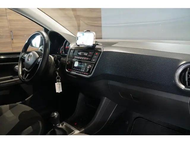Volkswagen up! 1.0 BMT take up! 2020 Benzine 7