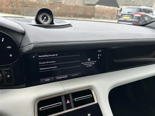 Porsche Taycan Performance 84 kWh 2022 Elektrisch 20