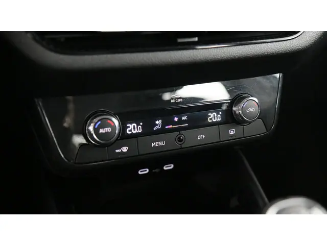 Škoda Fabia 1.0 TSI 95pk Ambition 2022 Benzine 32