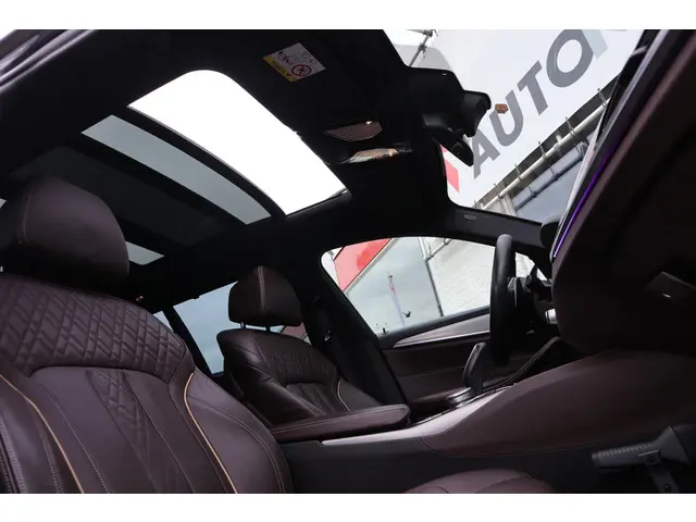 BMW 5 Serie Touring 530i High Executive 2018 Benzine 12