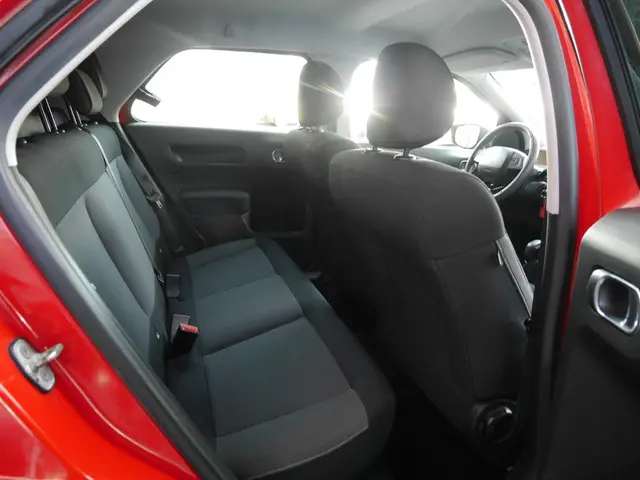 Citroën C4 Cactus 1.2 PureTech Feel 2015 Benzine 11