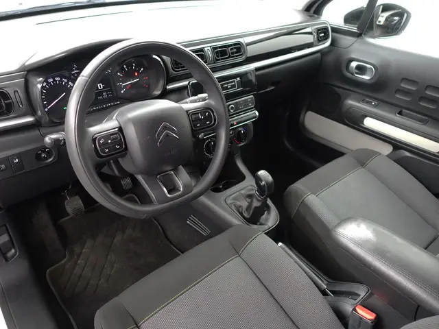 Citroën C3 1.2 PureTech Blackline- 2017 Benzine 2