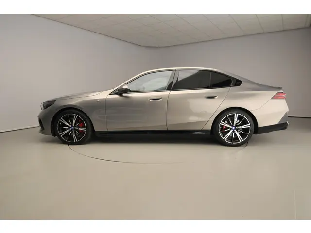 BMW i5 Sedan eDrive40 2024 Elektrisch 2