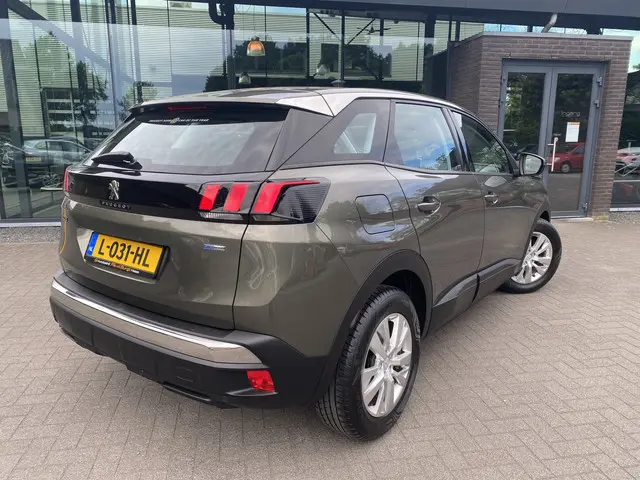 Peugeot 3008 1.2 PureTech Allure Automaat 2017 Benzine 12