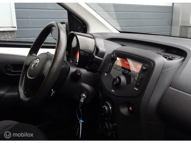 Toyota Aygo 1.0 VVT-i x CRUISE CONTROL|AIRCO 2016 Benzine 16