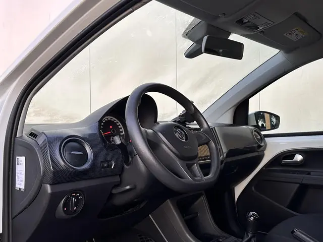 Volkswagen up! 1.0 BMT move up! 2019 Benzine 11