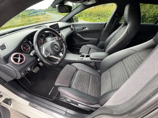 Mercedes-Benz CLA 2