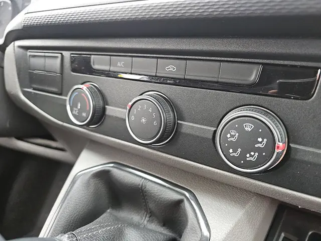 Volkswagen Transporter 2.0 TDI 2020 Diesel 10
