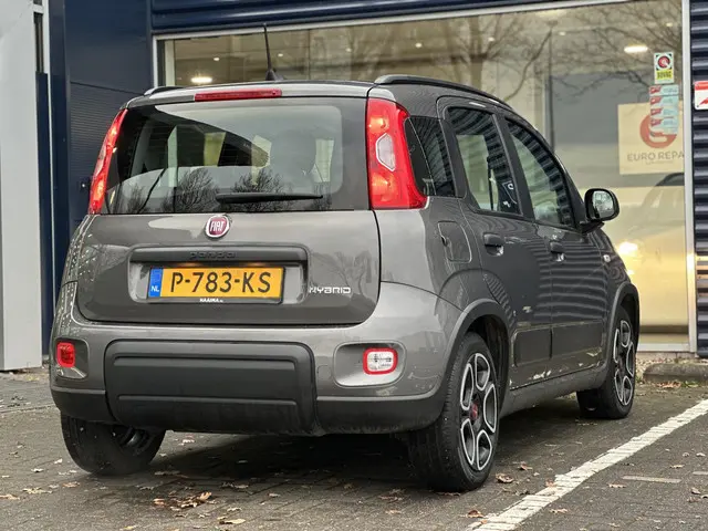 Fiat Panda 1.0 Hybrid City Life 2022 Benzine 2